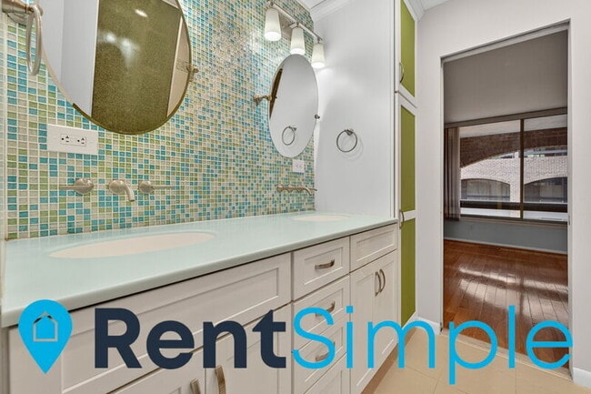 Building Photo - 1673 S Hayes St