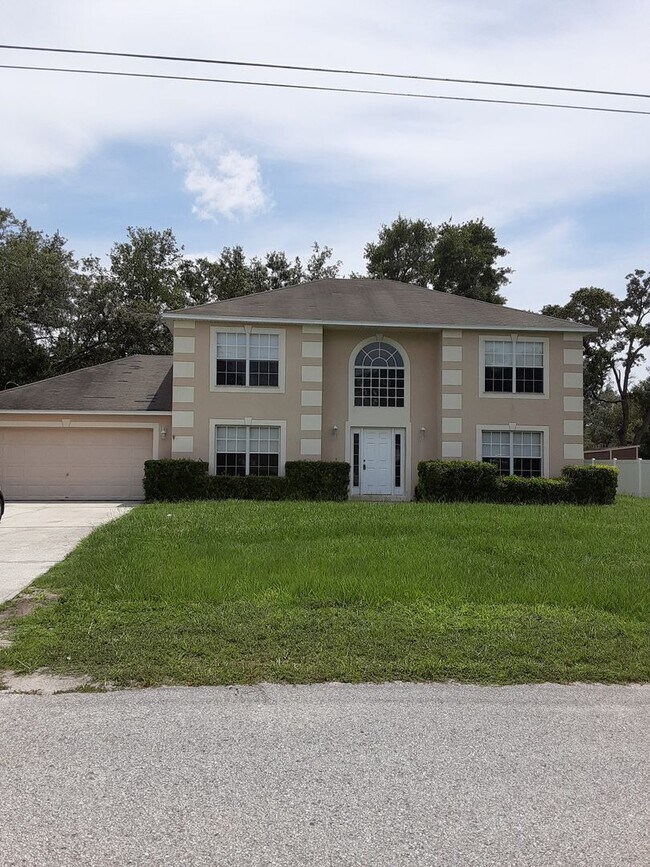 Building Photo - Beautiful 4 Bedroom
