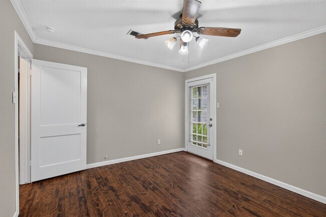 Building Photo - 5418 Grand Lake St