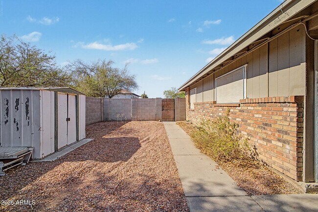 Building Photo - 2931 E Beck Ln