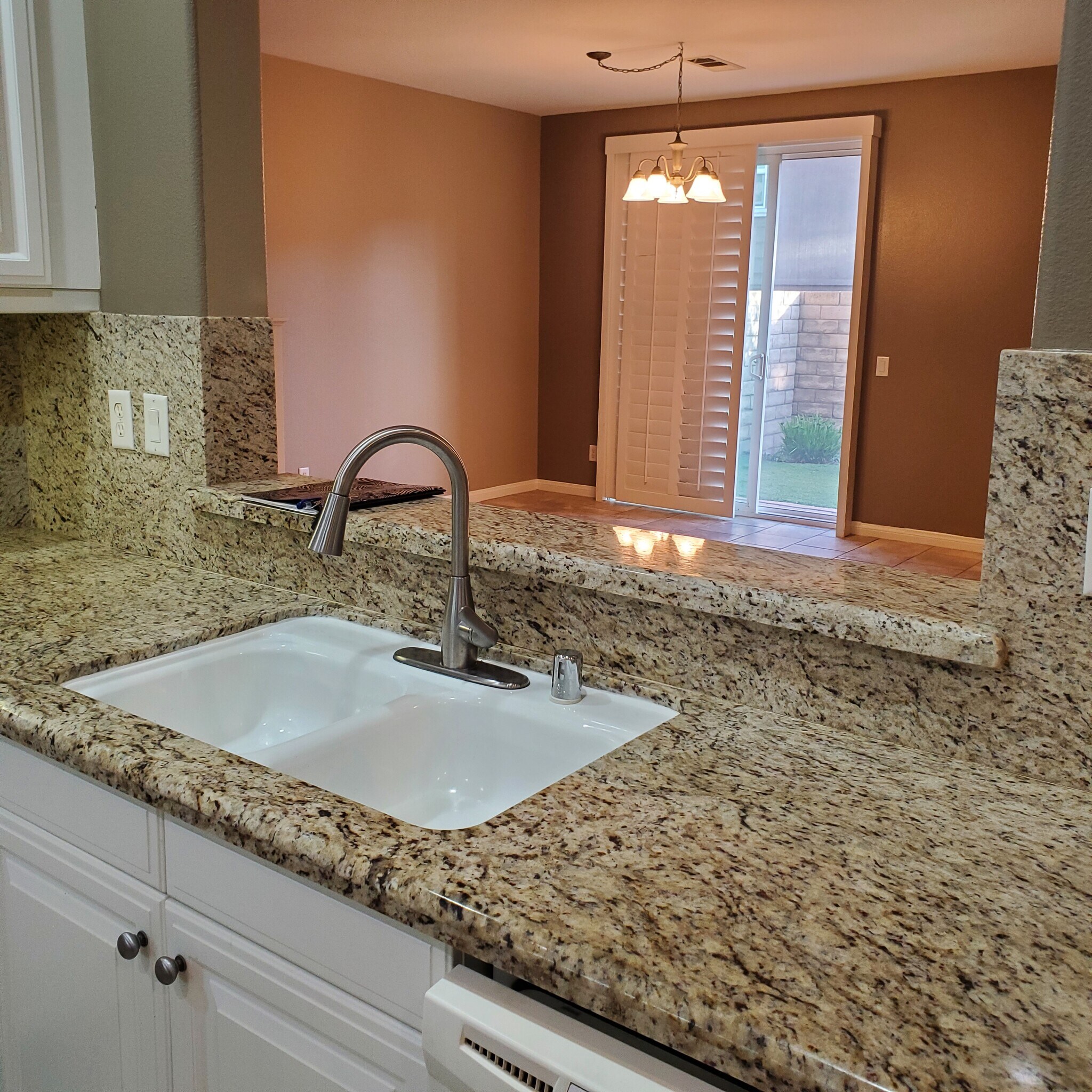 Kitchen counter - 28377 Mirabelle Ln