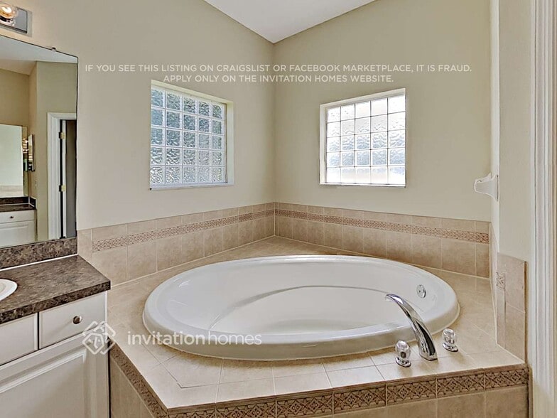 Building Photo - 1605 22nd Ave W