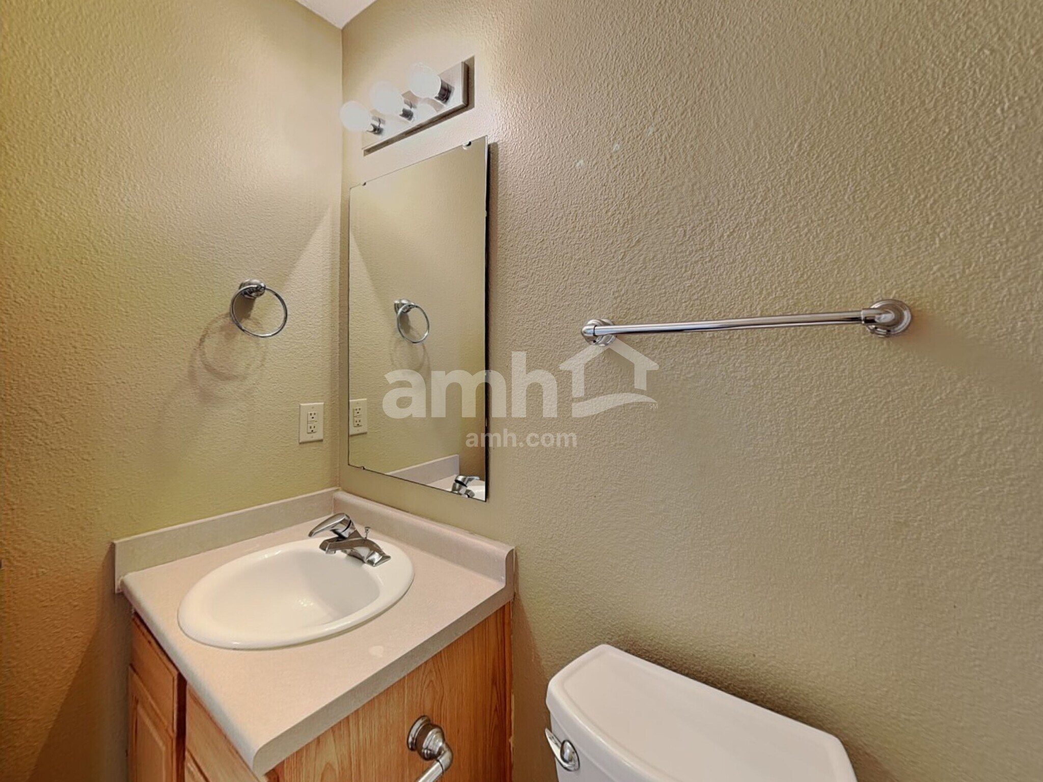 Building Photo - 6765 W Littleton Dr