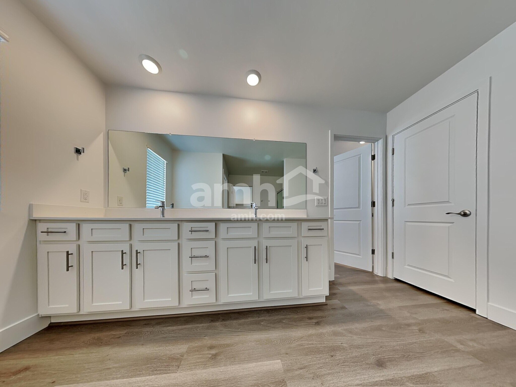 Building Photo - 9551 E Friedel Dr
