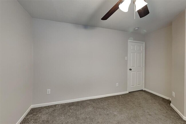 Building Photo - 22210 Summer Breeze Ln
