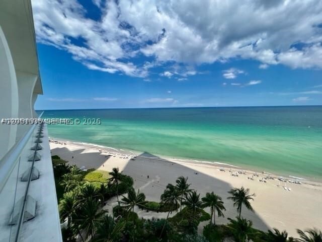 Building Photo - 16901 Collins Ave