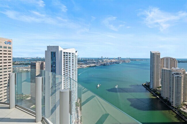 Building Photo - 300 Biscayne Blvd Way