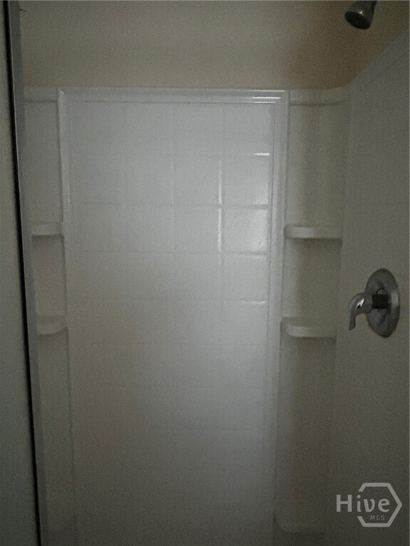 Building Photo - 156 Chapel Lake S