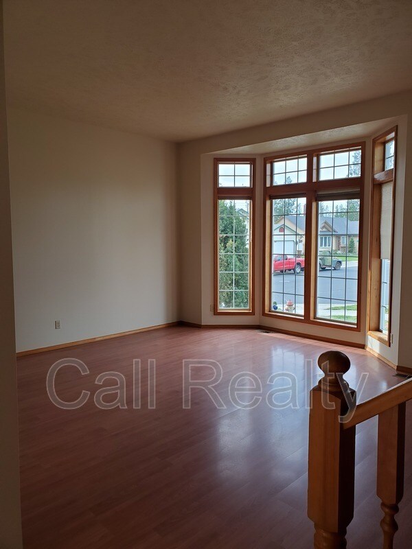 Building Photo - 6311 W Selkirk Ave