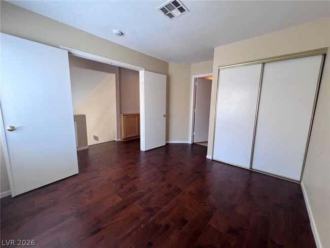 Building Photo - 3440 Middle View Dr