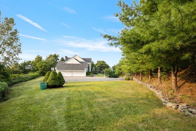 Building Photo - 321 Museum Village Rd