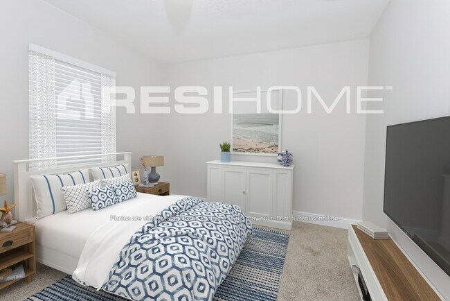 Building Photo - 9940 Spanish Isles Dr