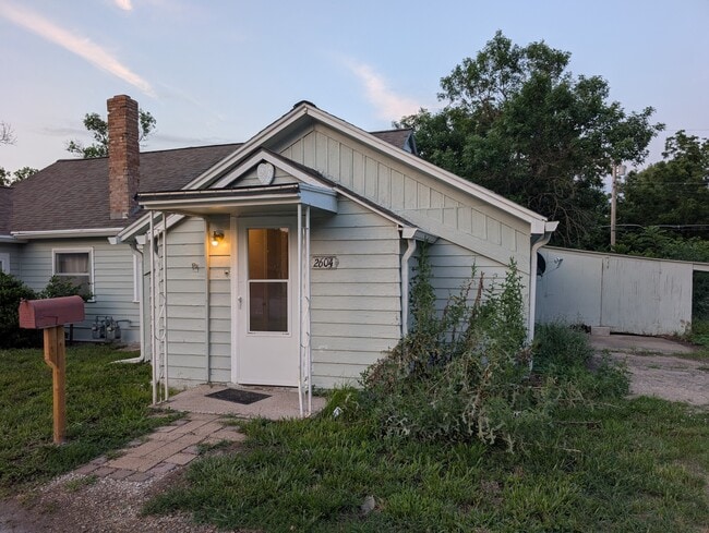 Building Photo - 2604 SW Washburn Ave