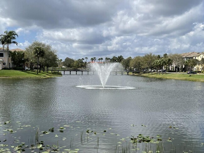 Building Photo - 2804 Sarento Pl