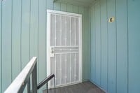Building Photo - 3670 Silver Oaks Way