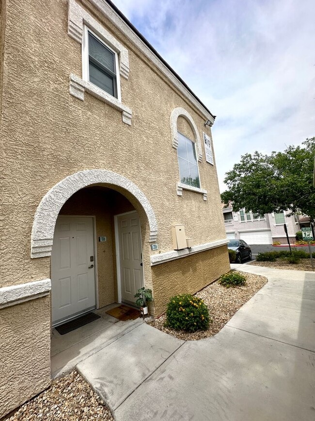 Building Photo - 9975 Peace Way