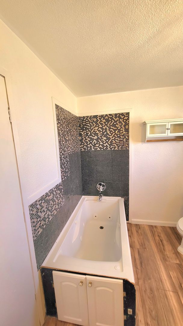 Building Photo - CAL VEGAS RANCHOS - W. Irons