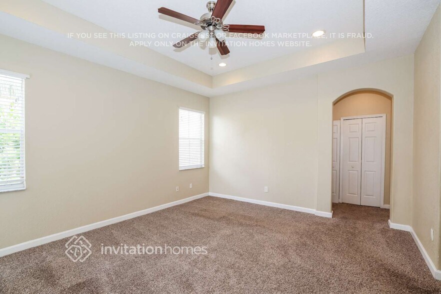 Building Photo - 10566 Galleria St