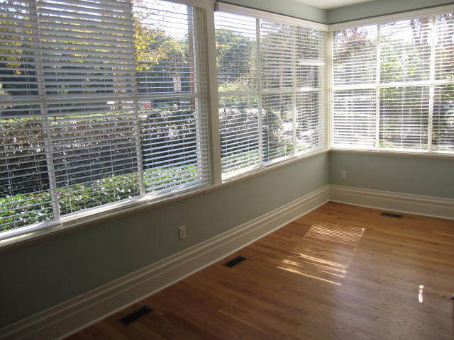 Building Photo - Greendale