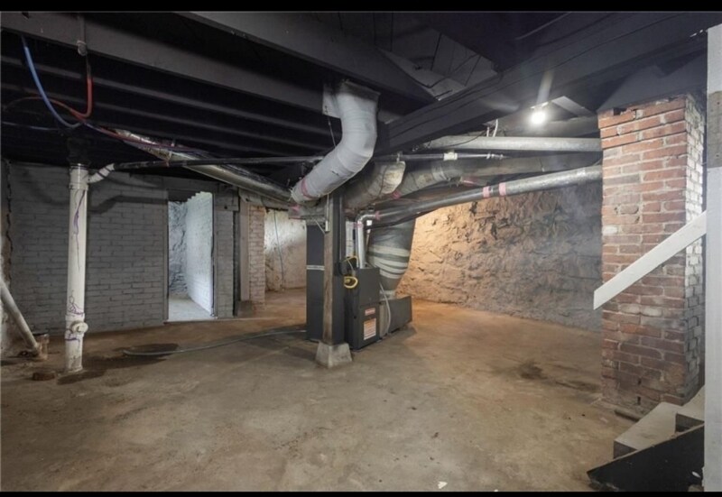 Building Photo - 3421 Mersington Ave