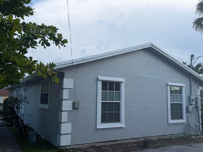 Building Photo - 4403 Anna Ln