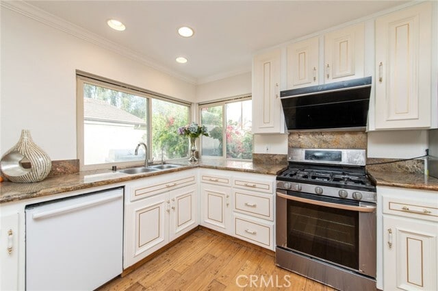 Building Photo - 14252 E Mall St