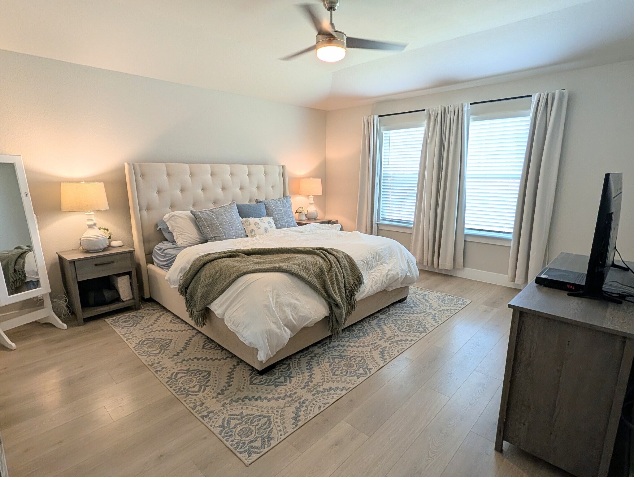 Building Photo - 5627 Jewel Curv