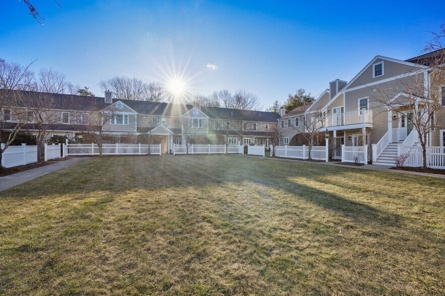 Building Photo - 310 Tilden Commons Ln