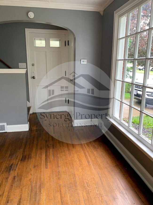 Building Photo - Coming Soon !3 Bedroom, Garage June 6th