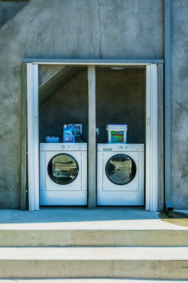 Building Photo - 8261 W 4th St