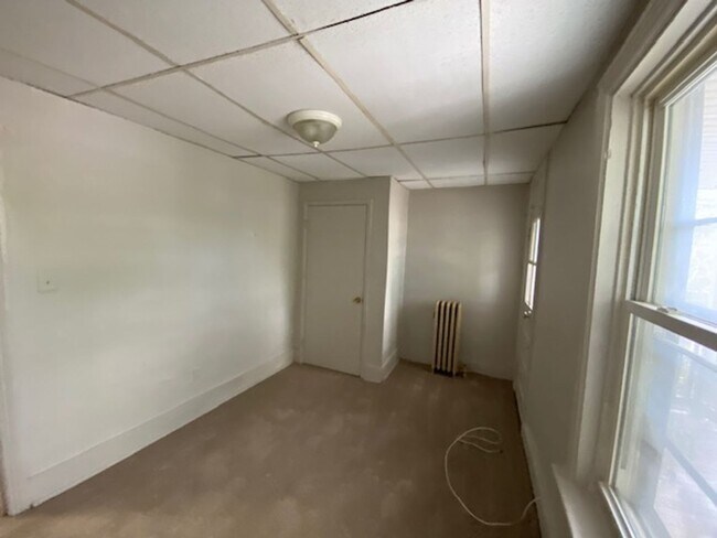 Building Photo - 5 Bedroom house harrisburg for rent 1,200 a month