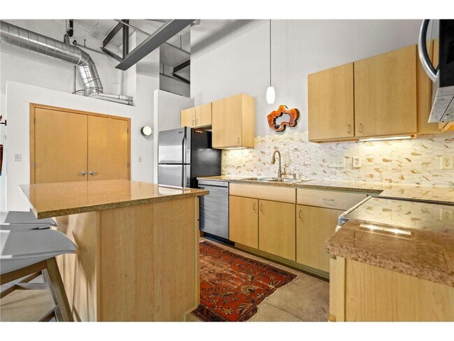 Building Photo - 111 E Franklin Ave