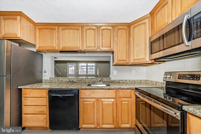 Building Photo - 103 Savannah Ct