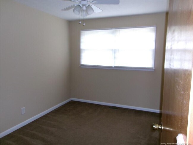 Building Photo - 301 W Vinson Ave