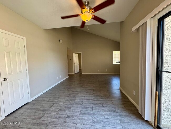 Building Photo - 930 N Mesa Dr