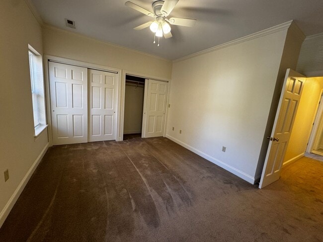 Building Photo - Available now!  Spacious 2BR/2BA Apartment...