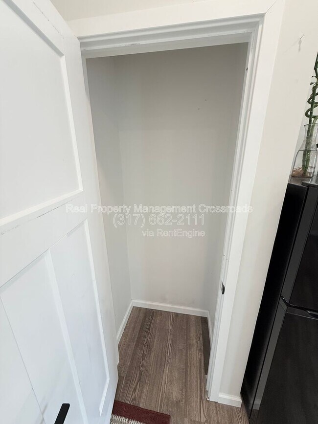 Building Photo - 104 E Main St