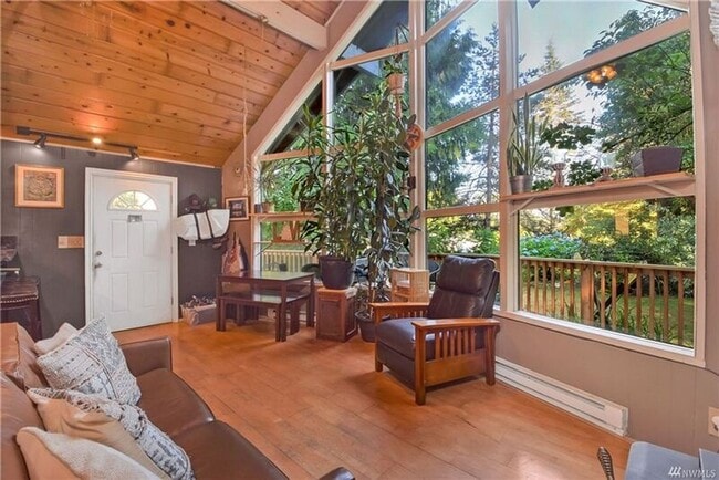 Building Photo - 16112 Jordan Way