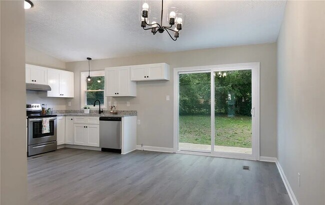 Building Photo - 415 Atwell Dr