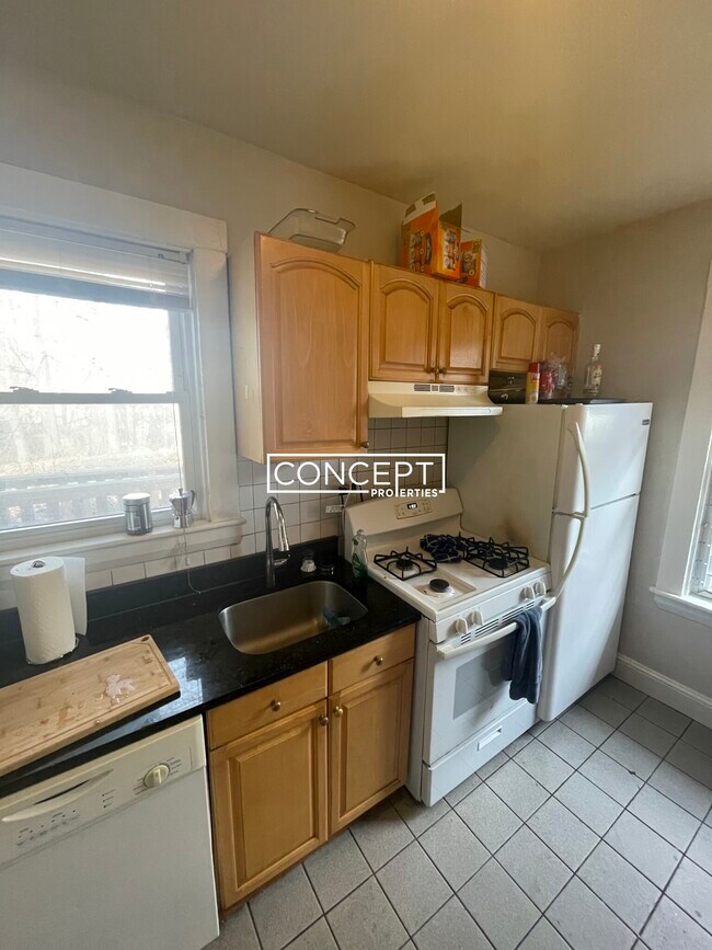 Building Photo - 1789 Commonwealth Ave