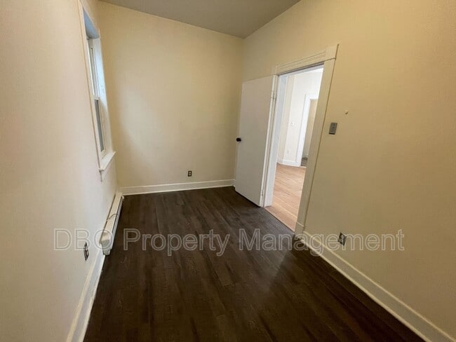 Building Photo - 262 Morton Ave