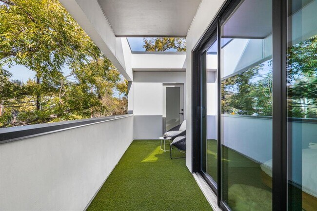 Building Photo - 631 Tillery St