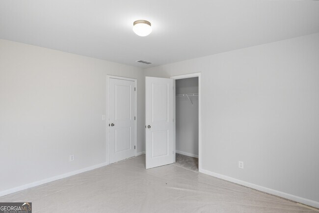 Building Photo - 680 River Run Dr
