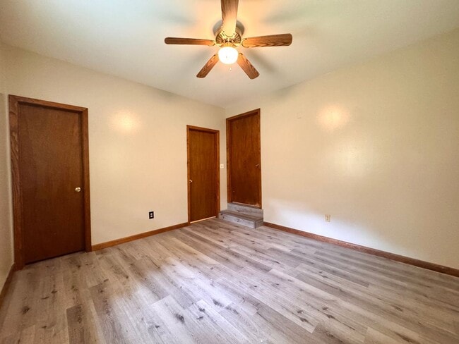 Building Photo - Freshly Updated 3 Bedroom/ 2 Bathroom Country Home