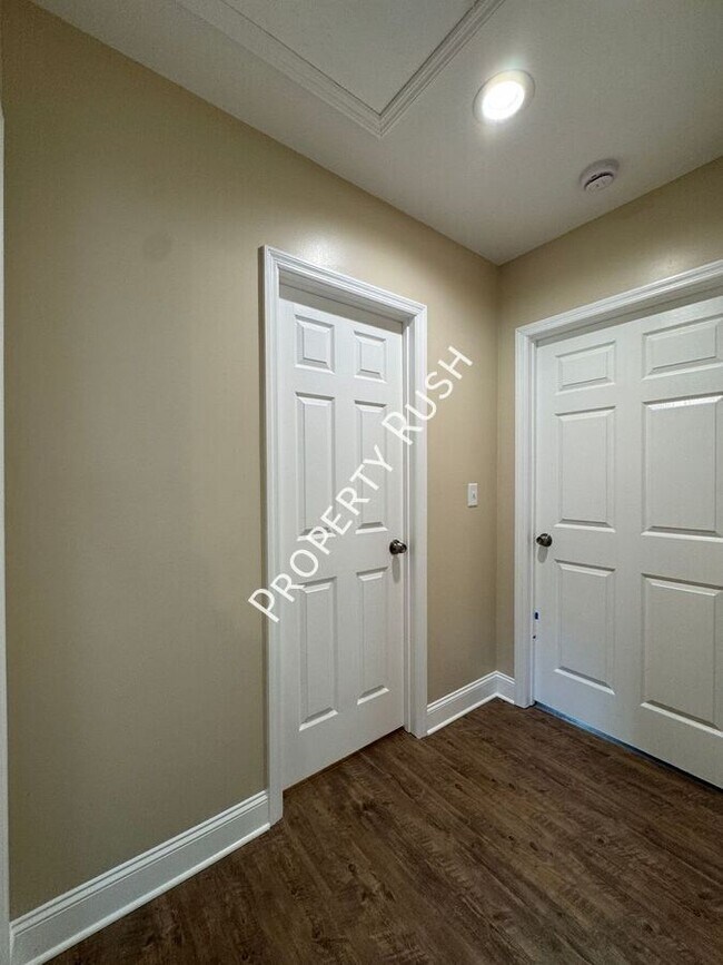 Building Photo - 8430 Springfield Rd