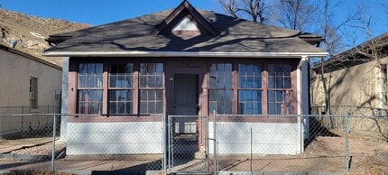 Building Photo - 2 bedroom 1 bath home