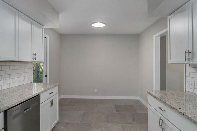 Building Photo - 1920 S Mayfair Ave