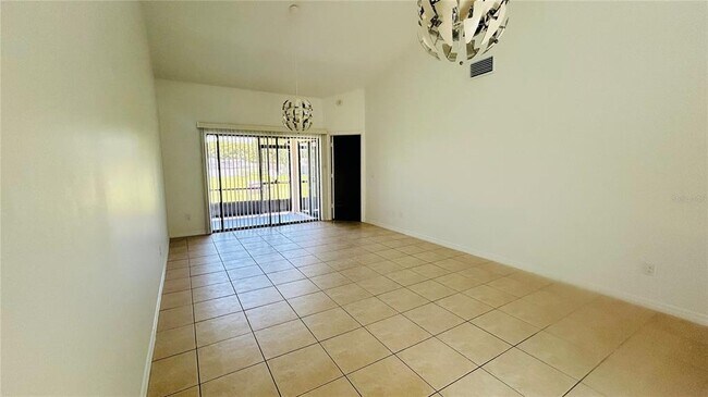 Building Photo - 12121 Augusta Woods Cir