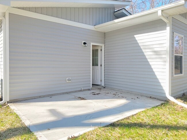 Building Photo - 811 Martin St