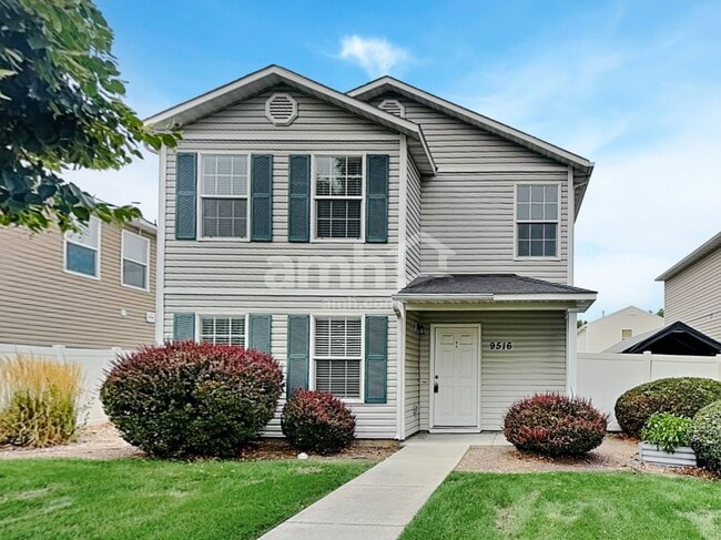 Building Photo - 9516 W Portola Dr